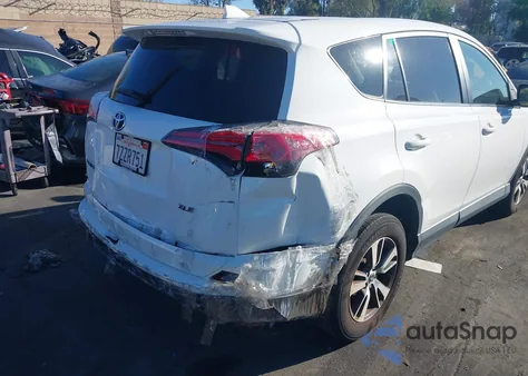 2017 Toyota Rav4 Xle z USA, uszkodzony, nr VIN JTMWFREV5HJ143436